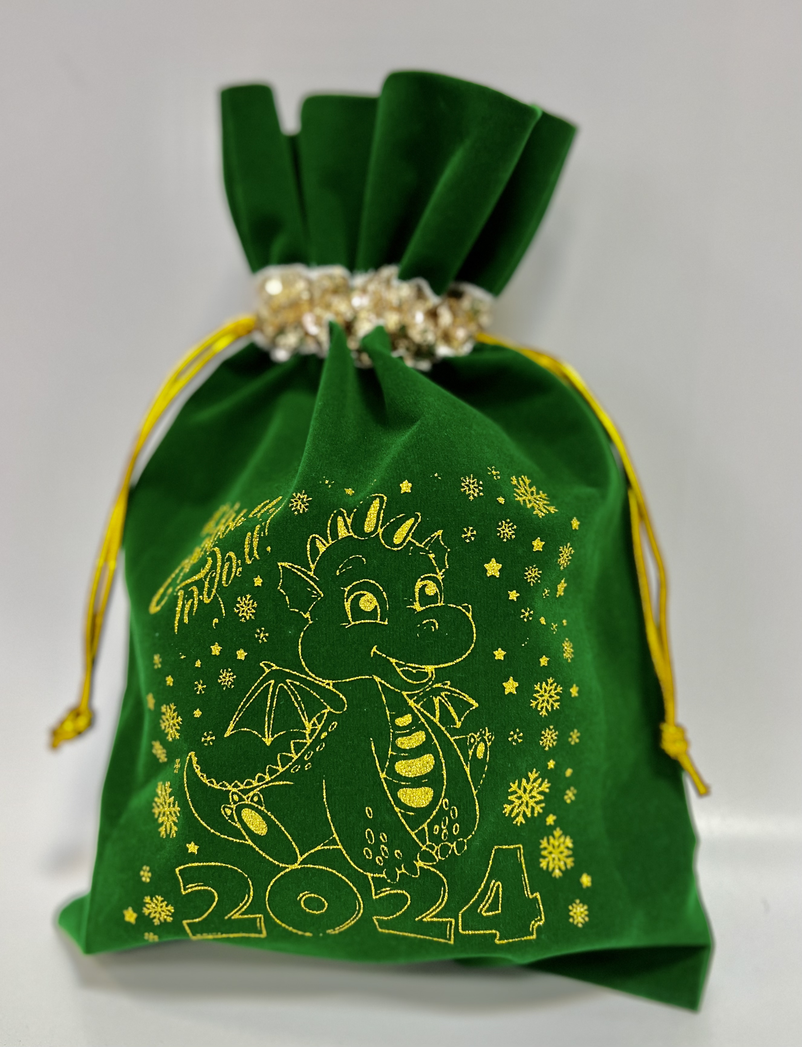 Мешочек зелёный Символ года(бархат, пайетка золото)   (1000 гр)